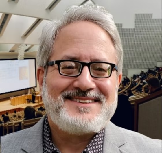 Prof. Erik Bean